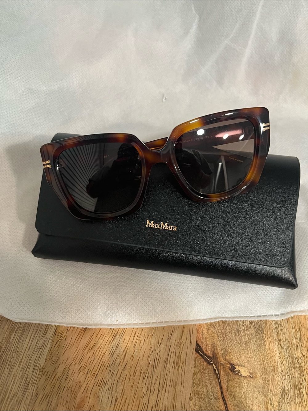 Marc Jacob’s Tortoiseshell Cat-Eye Sunglasses with Dark Brown Lenses